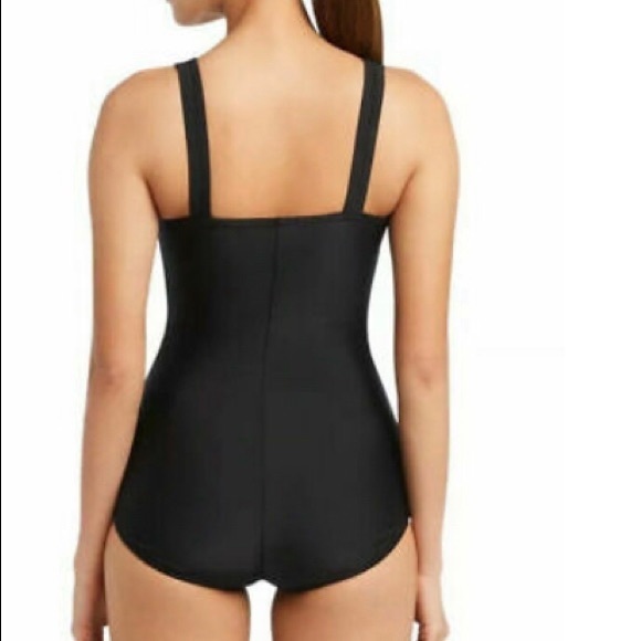 New M speedo swimsuit - Picture 4 of 6